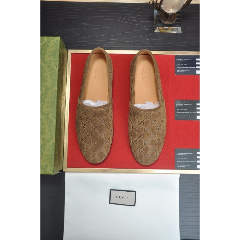G*u*i leather shoes